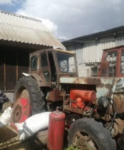 на фото: Продам трактор ЛТЗ Т-40 б/у, 1984 г, с. Каменка (Оренбургская область)