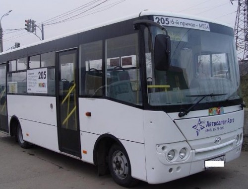 на фото: автобус Hyundai A201 б/у