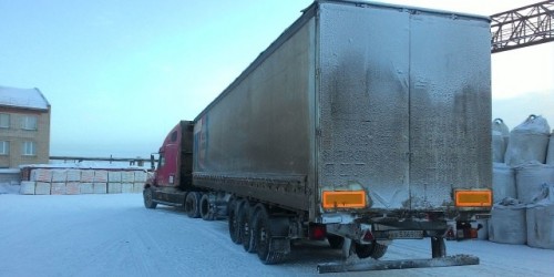 на фото: Прицеп грузовой SAMRO Б/у, 2015 г. – Тюмень