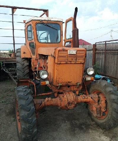 на фото: Трактор Т-40 Б/У, 1999 г. – Чернышевск