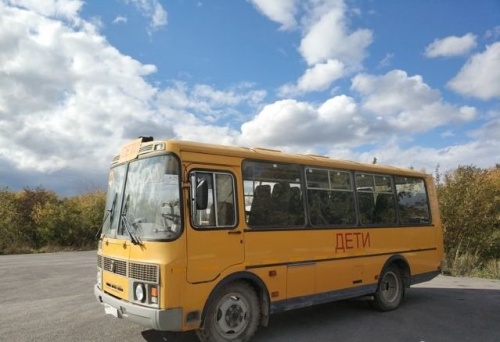 на фото: Продаю автобус паз школьный б/у, 2012 года в Кемерово