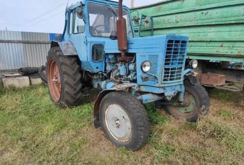 на фото: Трактор мтз-80 б/у,  2000 года выпуска - Самарская область, Отрадный