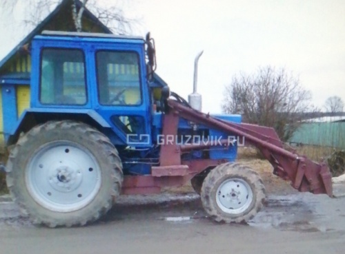 на фото: Продаю трактор МТЗ 82.1  в хорошем состоянии