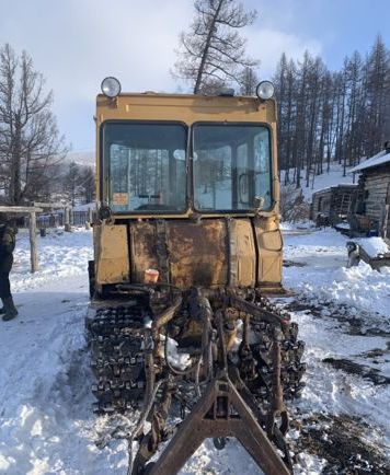 на фото: Трактор Дт-75, Алтай
