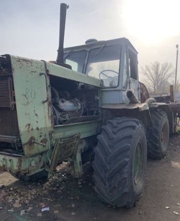 на фото: Трактор Т 150, Астрахань