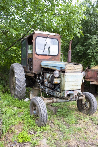 на фото: Продам трактор Т-28