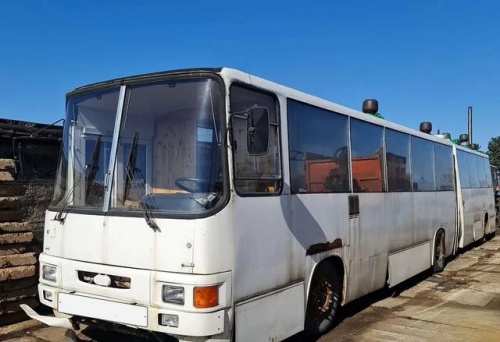 на фото: Продам автобус Ikarus 280,1985 г, б/у, Киров