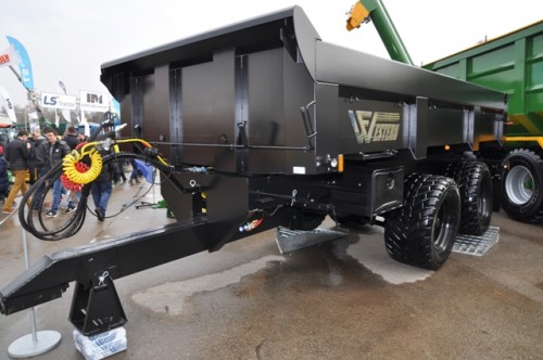на фото: Самосвальный полуприцеп western WF18DL для транспортировки камней, гравия и перевозки строительных отходов