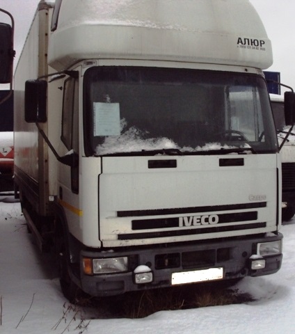 на фото: Iveco EuroCargo грузовой фургон