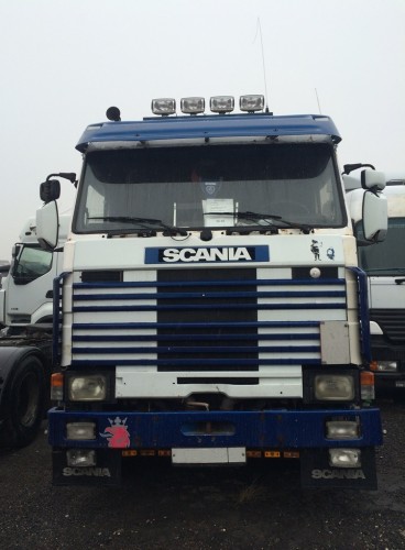 на фото: Scania R143