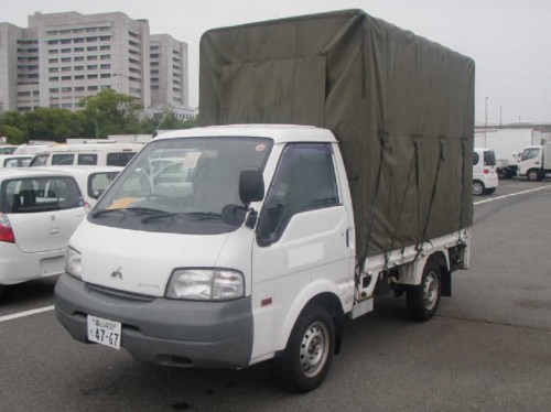 на фото: Mitsubishi  Delica   Truck грузовик хороший трудяга кат. B