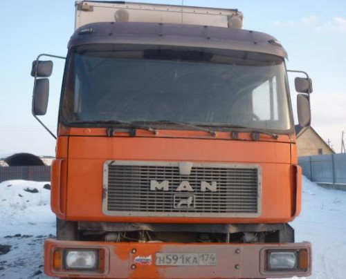 на фото: Грузовик MAN (фургон) б/у, 2001 г. в. – Челябинск