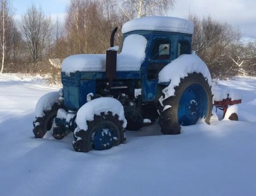 на фото: Трактор Т-40 б/у, 1984 г. – Лотошино (Московская область)