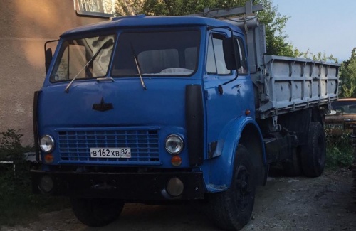 на фото: Продаю грузовик МАЗ 500 б/у, 1988 г. – Ялта